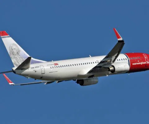 Norwegian 737-800 aircraft.jpg