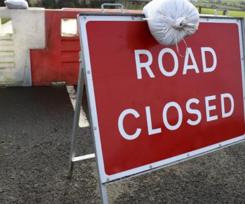 Road closed sign ThinkstockPhotos-475705859