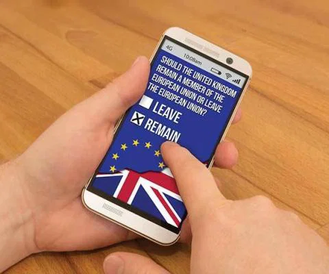 EU Referendum smart phone app iStock_91093349