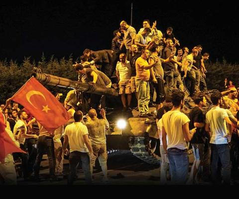 Turkey protesters on tank