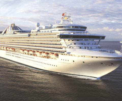 Crown_at_Sea2.jpg