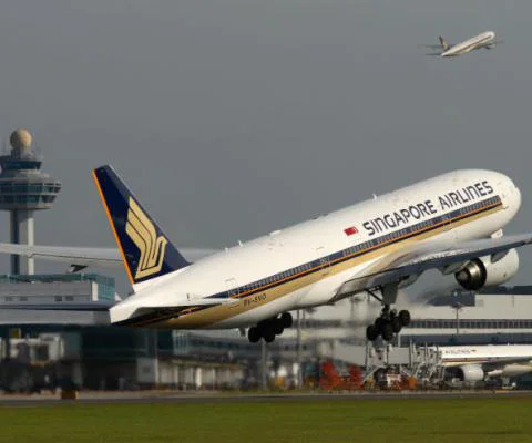 acft-b772er-1.jpg