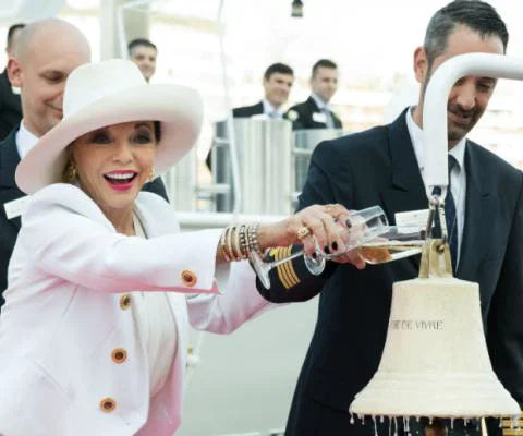 Uniworld_Joie_de_Vivre_Christening2.jpg