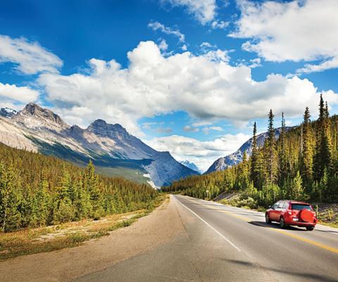 Road-trip,-Banff-National-Park,-Canada-iStock_000056192556_Full.jpg