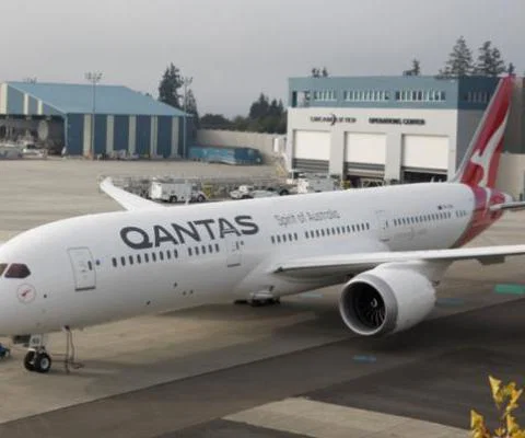 Qantas will expand non-stop Australia flights from the UK in 2025