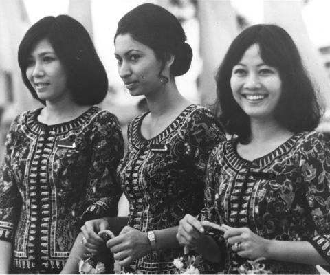 Singapore-Airlines-Serong-Kebaya-1.jpg