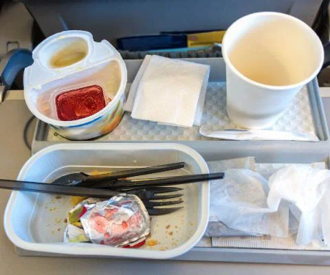 iStock-912341146_Cutlery_Airline_Plastic.jpg