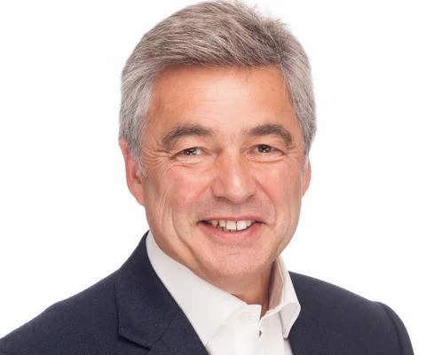Stuart Perl AmaWaterways.jpg