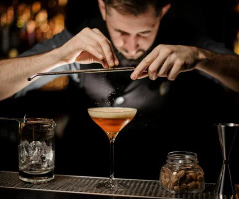 Cocktail-making classes with the hotel’s master mixologists will also be part of the experience