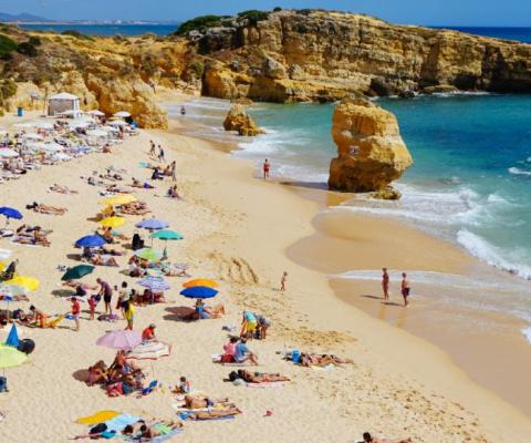 The move could speed up the return of Britons to the Algarve (Credit: Dan Gold / Unsplash).jpg