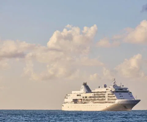 Silver_Shadow_Silversea.jpg