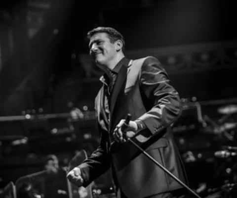 Hadley will perform during the seven-night inaugural voyage