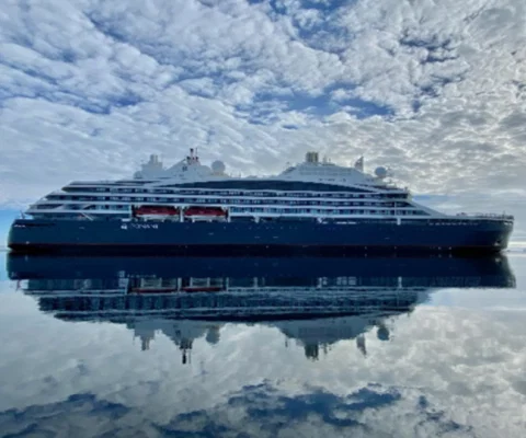 The vessel is thought to be the first hybrid electric polar exploration ship to be powered by Liquified Natural Gas (LNG)
