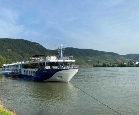 Tui_Maya_river_cruise_ship.jpg