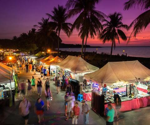 Mindil Beach Markets in Darwin. Photo: Charlie Bliss