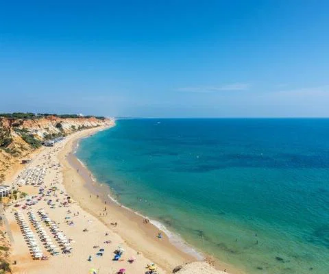 Jet2 and easyJet Holidays are making the most of the return to the beaches (Credit: iStock)