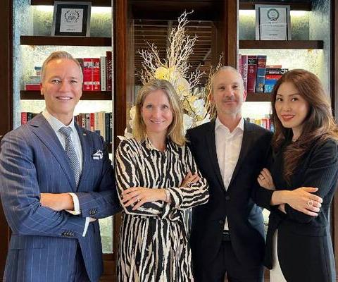 RE_ORIENTAL_MOHG_-_Global_Sales_Leadership_METhumb.jpg