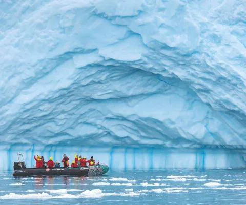 USE_MAIN_PIC_Cuverville-Island-Antarctica-HGR-131055-_Photo__METhumb.jpg