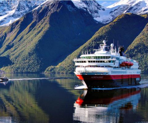 1_Hjorundfjord-Norway-HGR-141715-_Photo_Fabrice_Milochau_2.jpg
