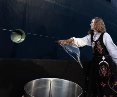 Godmother_Aurora_Svik_christened_Havila_Castor_with_pure_wa.jpg