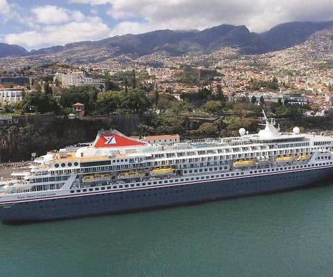 Fred_Olsen_Cruise_Line_Balmoral_in_Funchal_Madeira.jpg