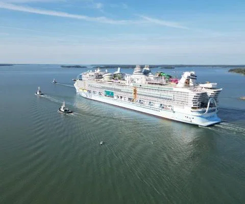 Royal_Caribbean_Icon_of_the_Seas_June_2023_1687154368_image19_METhumb.jpg