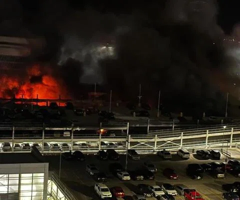 Luton_airport_fire_Bedfordshire_Fire_and_Rescue.jpg