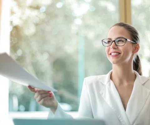 Travel agents top pay rise league.jpg