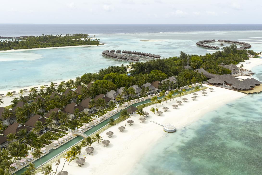 Sun Siyam Olhuveli Sun Siyam Olhuveli Beach Pavilions and pool