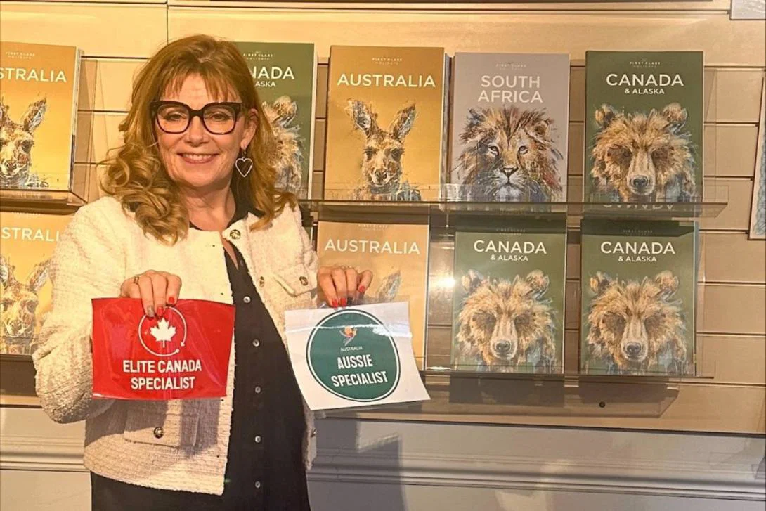 Maggie Rogers holding her Destination Canada leaflets Maggie Rogers holding her Destination Canada leaflets