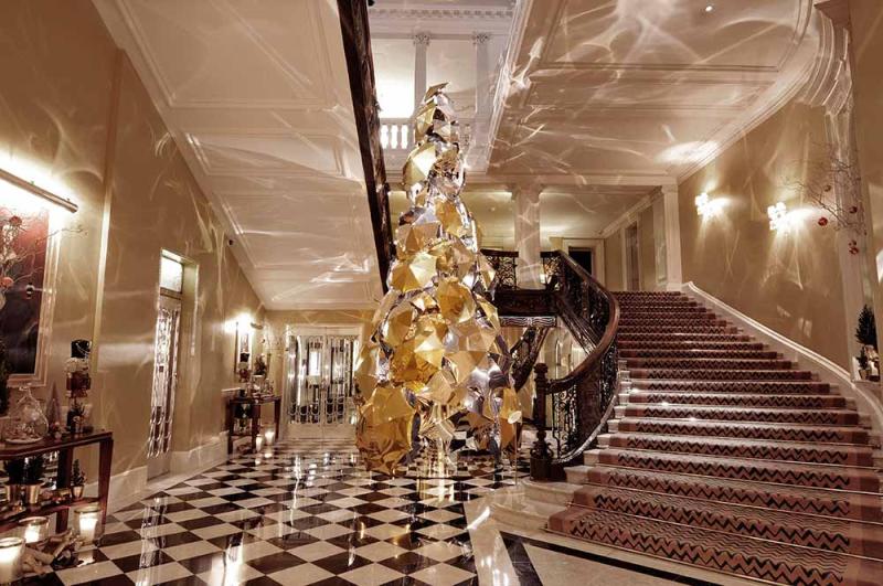 Apple designer to create Claridge's Christmas tree