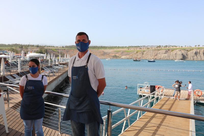 Servers at all restaurants in Gran Canaria are required to wear masks