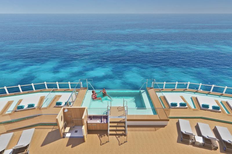Ocean Boulevard onboard Norwegian Prima