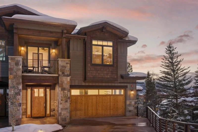 The Bear's Den offers eight bedrooms