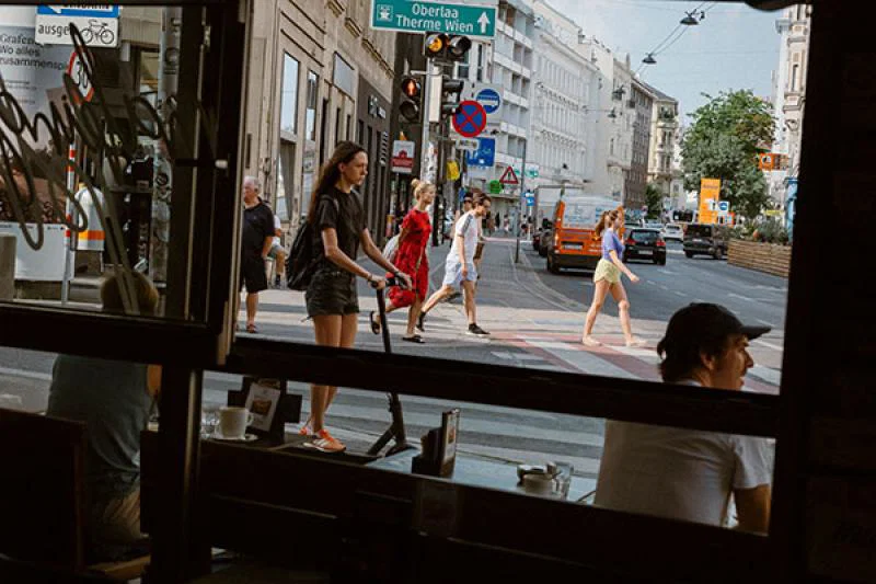 Visitors can watch the world go by in Freihausviertel. Credit: Vienna Tourist Board