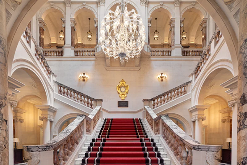 Raffles_London_Staircase_DSCF1361-600X400.png