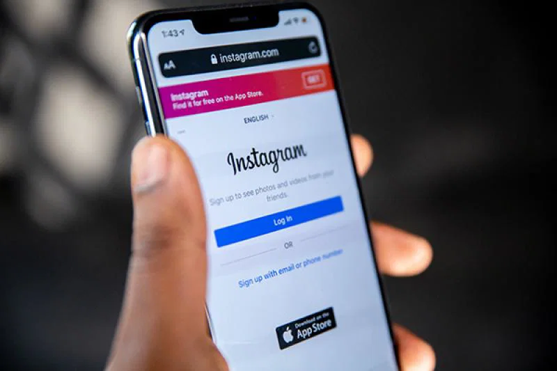 Save posts that catch your eye on Instagram (Credit: Solen Feyissa/Unsplash)