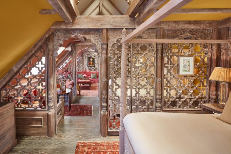 Intricate fretwork in The King's Lodge suite
