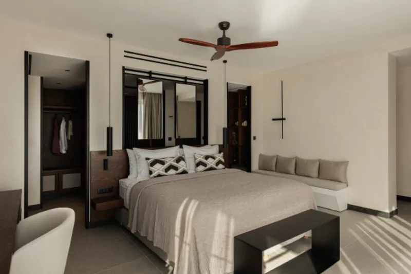 King Jason Zante's rooms