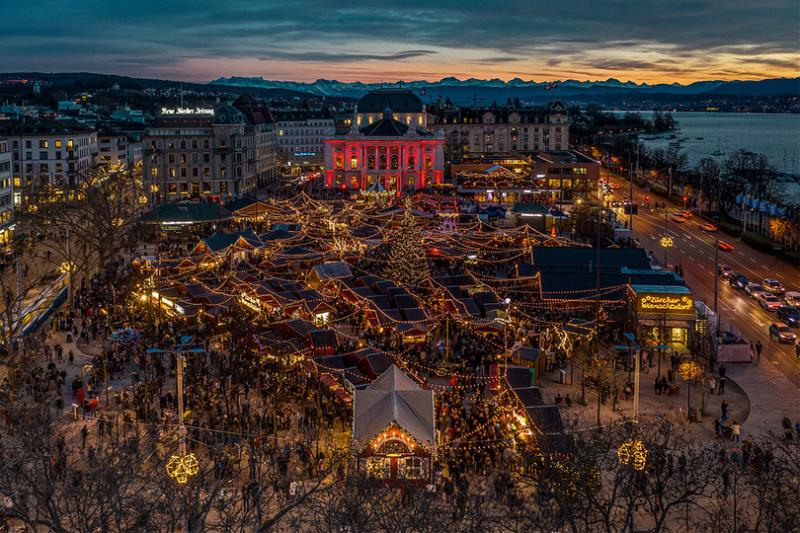 Zurich_Christmas_market_Sechselaeutenplatz_-_credit_Switzerland_Tourismus__Jan_Geerk.jpg