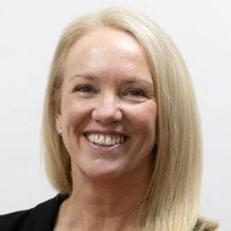 Tina Hodge returns to travel