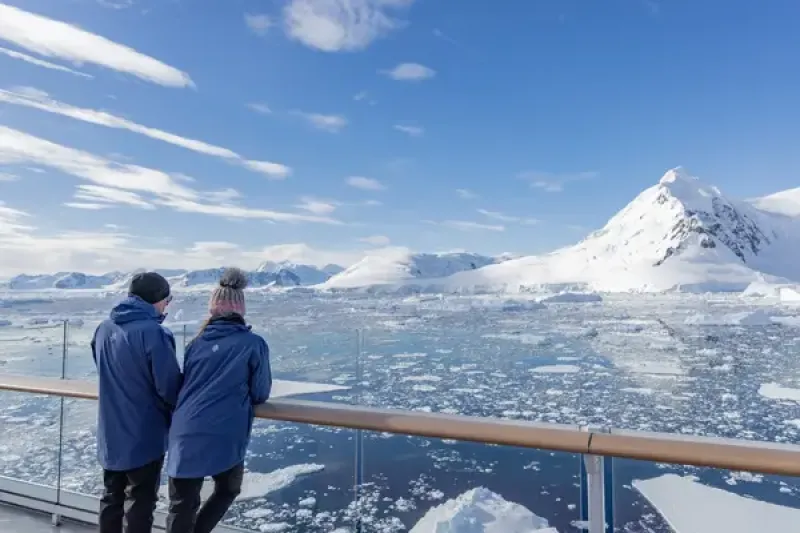 HX (Hurtigruten Expeditions)