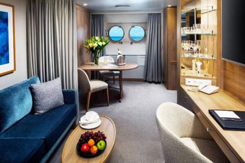 commodore suite