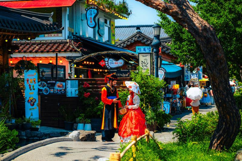 WHAT YOU NEED TO KNOW WHEN SELLING THIS INTREPID TOUR