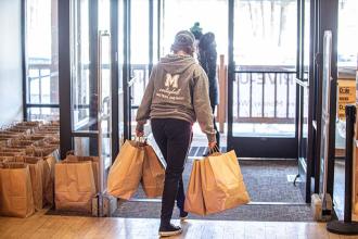 How Mammoth Lakes’ food bank is saving the town’s tourism industry